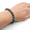 Bracelet Chrysocolle sur poignet par Romain Creation