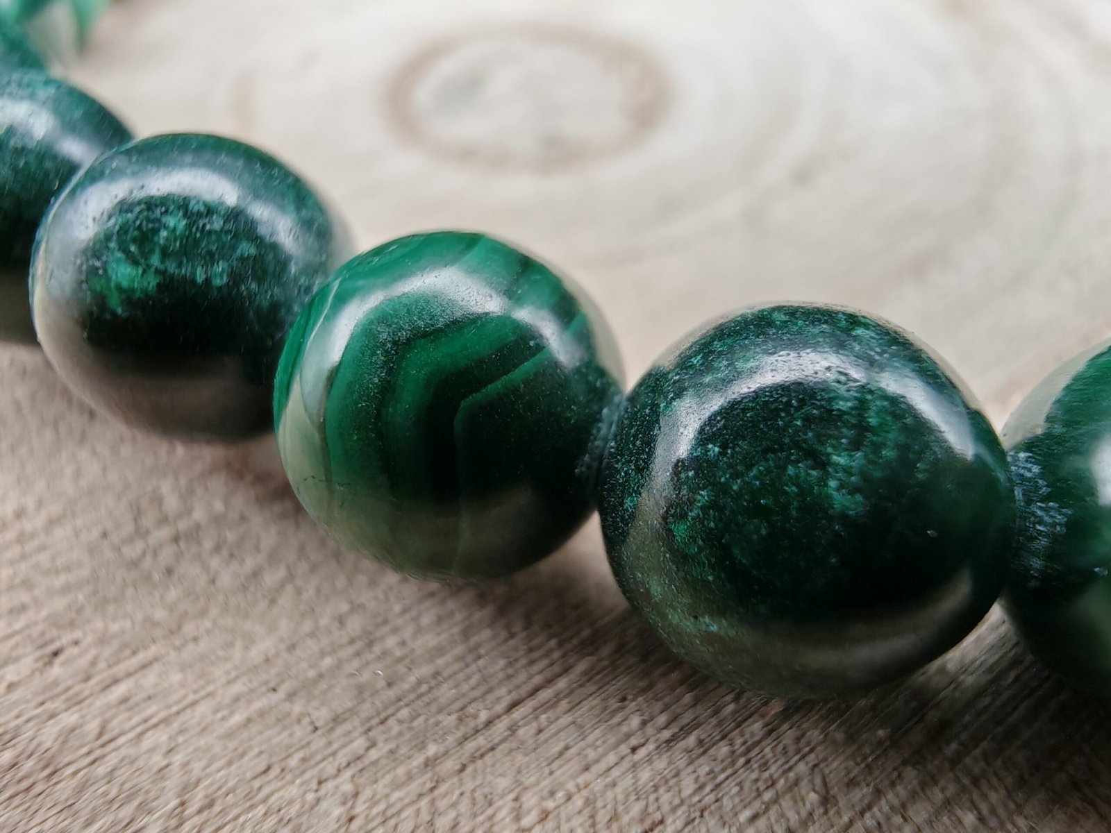 Perles de Malachite en détail