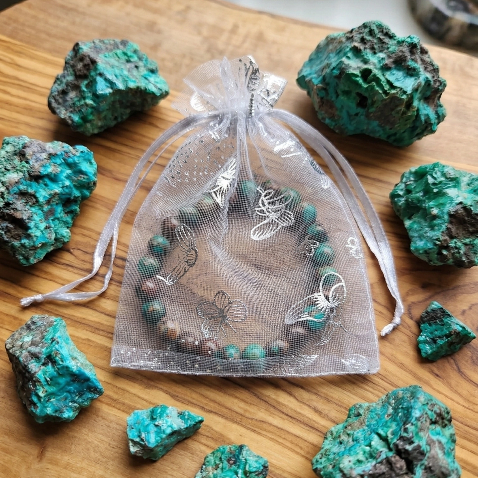 Bracelet Chrysocolle dans sachet organza par Romain Creatoin Bracelet Chrysocolle dans sachet organza par Romain Creatoin