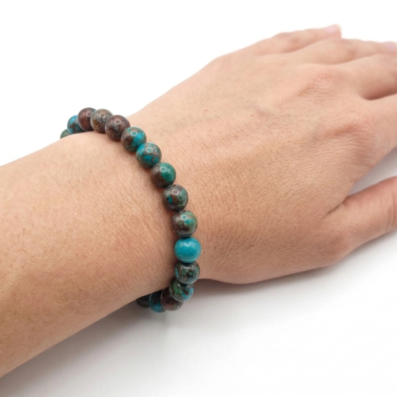 Bracelet Chrysocolle sur poignet par Romain Creation Bracelet Chrysocolle sur poignet par Romain Creation