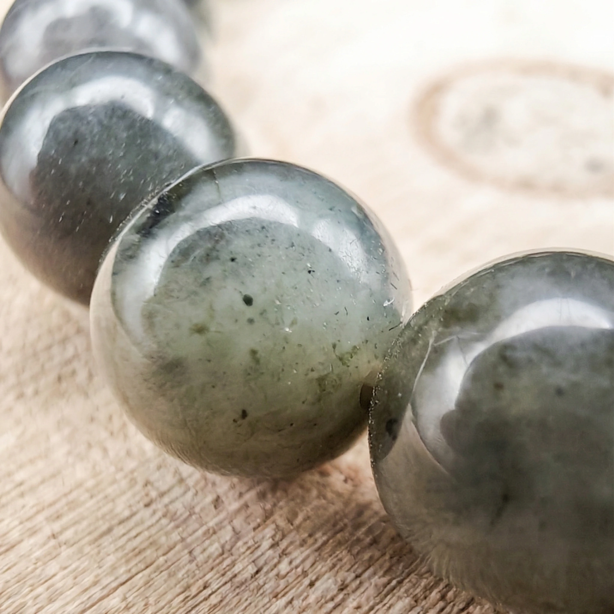 Détails perles Bracelet Labradorite Noire
