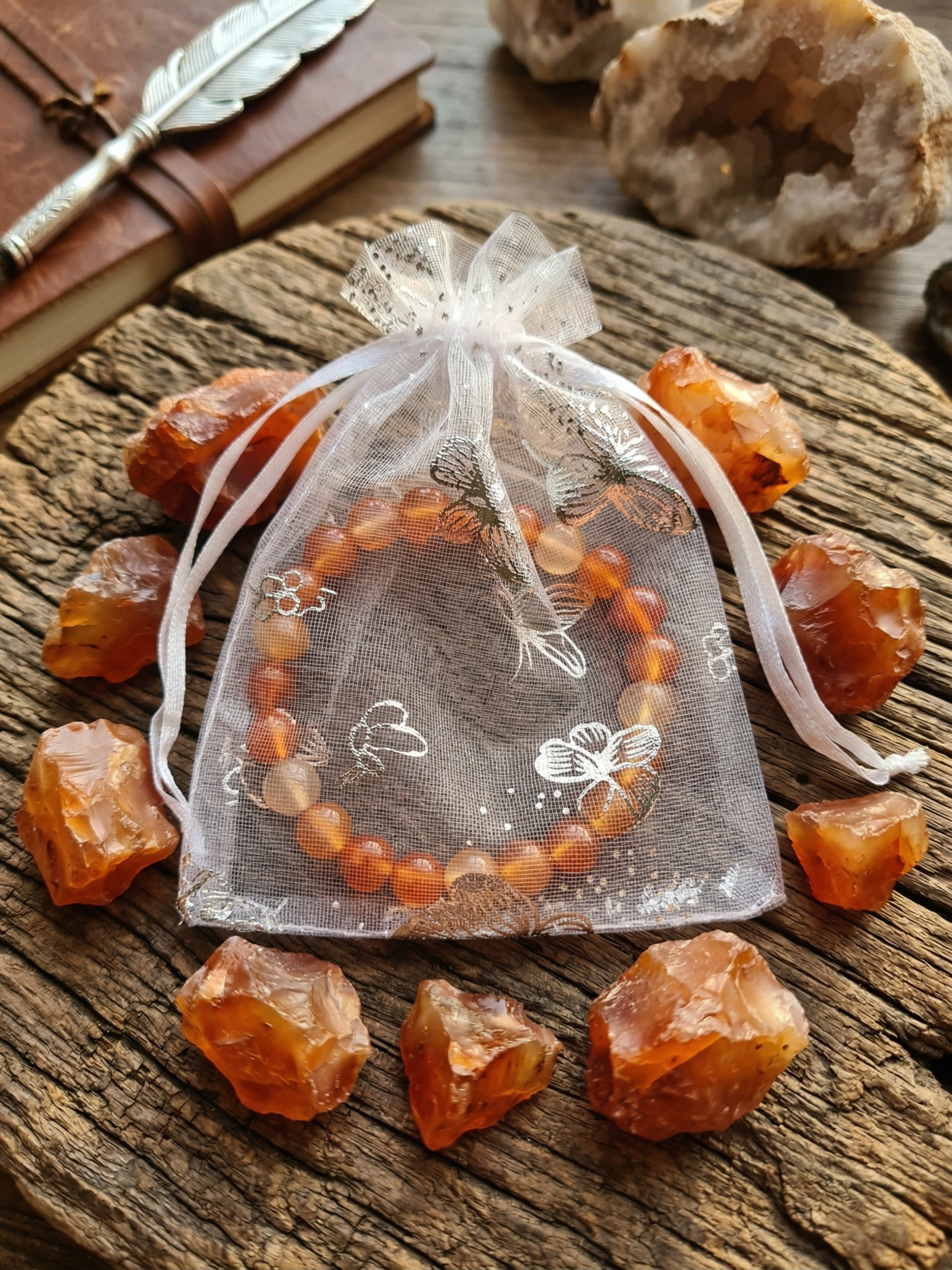 Bracelet Cornaline – Perles 8 mm Grade A 8 Bracelet cornaline dans sachet organza avec morceaux cornaline par Romain Creation